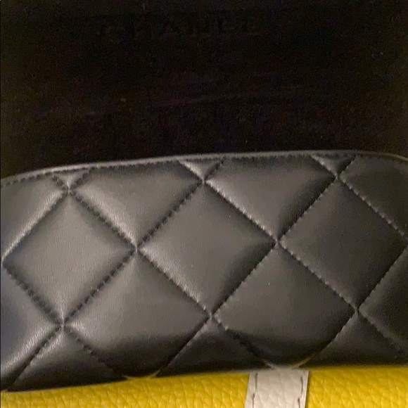 CHANEL Pearl Butterfly Sunglasses 4236-H Brown - Picture 7 of 7